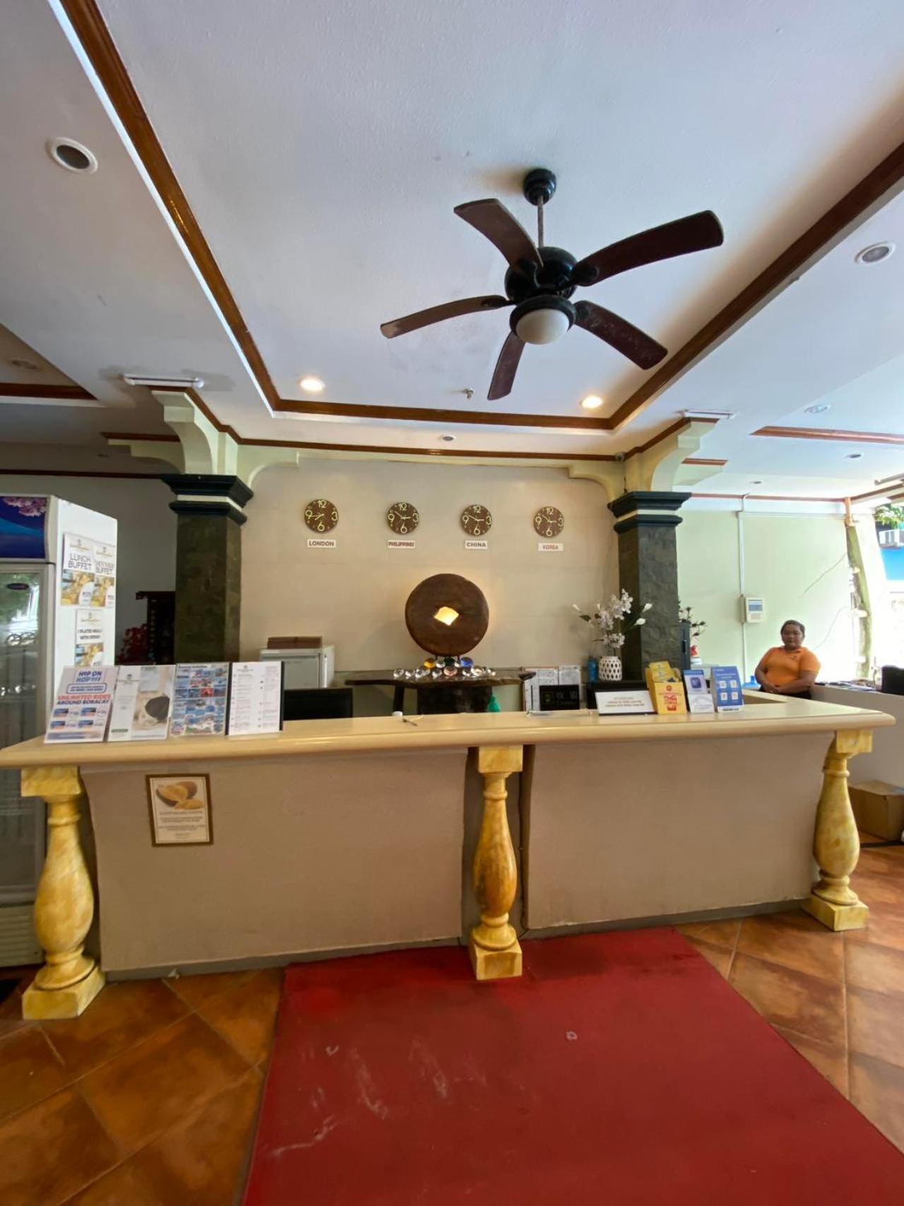 Grand Boracay Resort By Tripzyfun Boracay Island Extérieur photo